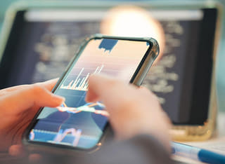Transparentní postup výběru a převodu prostředků, který investor ověřuje